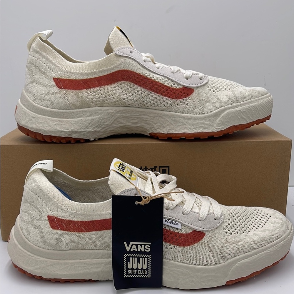Vans Men’s White and Red Knit Sneakers Ultrarange Vr3
Juju Surf Club Marshmallo